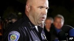 Jarrod Burguan, chef de la police de San Bernardino, lors d'une conférence de presse, le 2 décembre 2015. (REUTERS/Alex Gallardo)