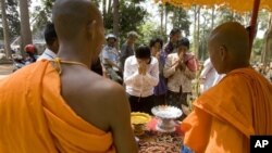 សម្តេច​ព្រះ​សង្ឃ​រាជាធិបតី​ប៊ូ គ្រី​ ​មាន​សង្ឃដីកា​​​ថា ​បើ​យើង​មិន​បាន​ដើរ​៧​វត្ត​ក៏​មិន​ថ្វីដែរ ​ឲ្យ​​តែ​បាន​ទៅ​មួយ​​ឬ​ក៏​២​វត្ត​ក៏​មិន​ខុស​និង​ព្រះ​ពុទ្ធសាសនា​ដែរ​ គ្រាន់​តែ​ជា​ការ​និយម​តែ​ប៉ុណ្ណោះ។