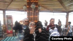 Shirin Fodil dugonalari bilan.