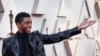Chadwick Boseman mengenakan pakaian Givenchy di Hollywood, Los Angeles, California, AS, 24 Februari 201. (Foto: REUTERS/Mario Anzuoni)