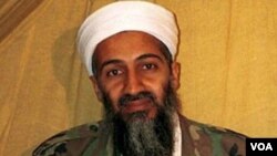 Osama bin Laden di Afghanistan (foto: dok). Ketika Uni Soviet menyerang Afghanistan tahun 1979, bin Laden meninggalkan bisnis keluarga di Arab Saudi dan bergabung melawan Soviet.