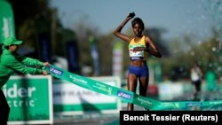 Purity Rionoripo gagne le 41ème Marathon de Paris le 9 avril 2017.
