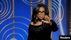 Oprah Winfrey pada saat menerima penghargaan Cecil B. Demille Award pada acara Golden Globe Awards ke-75 di Beverly Hills, California, 7 Januari 2018. 