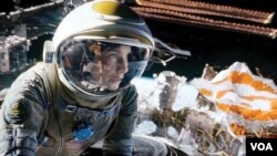 Blogger film Rama Tampubolon menjagokan 'Gravity' untuk meraih Film Terbaik di ajang Oscar.