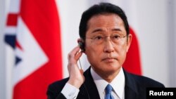 នាយករដ្ឋមន្ត្រីជប៉ុនលោក Fumio Kishida ចូលរួមកិច្ចសន្ទនាមួយក្រោយថ្លែងសុន្ទរកថានៅវិមាន Guildhall ក្នុងទីក្រុងឡុងដ៍ ចក្រភពអង់គ្លេស កាលពីថ្ងៃទី ៥ ខែឧសភា ឆ្នាំ ២០២២។