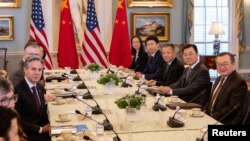 Menteri Luar Negeri AS Antony Blinken bertemu dengan Menteri Departemen Penghubung Internasional Partai Komunis China Liu Jianchao di Departemen Luar Negeri di Washington, AS, 12 Januari 2024. (Foto: REUTERS/Anna Rose Layden)