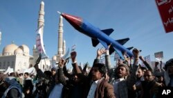 تصویری از چند شبه‌نظامی حوثی مورد حمایت حکومت ایران. آرشیو