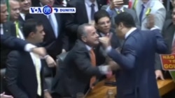 VOA60 DUNIYA: BRAZIL Kashi Biyu Bisa Uku Na'Yan Majalisar Wakilan Brazil Sun Jefa Kuri'ar Fara Shirin Tsige Shugaba Dilma Roussef