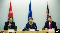 Kristalina Georgieva en compagnie du prince Zeid Ra'ad Zeid Al Hussein (g) et Nick Clegg du Royaume uni (d), 68è AG de l'Onu, New York, le 25 septembre 2013. 