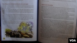 Bu bir yaşındaki bebek Ağustos ayından beri zehirin etkisinden kurtulamamış. Babası en yakındaki hastaneye motosikletiyle 6 saatte ulaşabilmiş. Doktorlar bebeğin altın &ccedil;ıkartmakta kullanılan kurşunun kullanıldığı k&ouml;yde kaldığı s&uuml;rece iyileşemeyeceğini s&ouml;yl&uuml;yor. (H. Murdock for VOA)