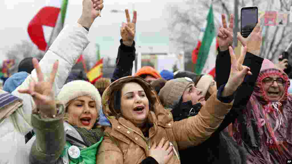 تجمع ایرانیان مقابل پارلمان اروپا در استراسبورگ فرانسه با درخواست تعیین سپاه پاسداران به عنوان سازمان تروریستی؛ دوشنبه ۲۶ دی ۱۴۰۱