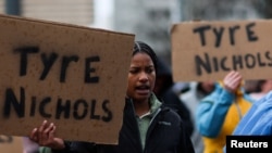 Protesti u Memfisu zbog policijskog prebijanja Tajrija Nikolsa (Foto: REUTERS/Leah Millis)