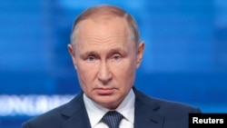 ვლადიმირ პუტინი ეკონომიკურ ფორუმზე. ვლადივoსტოკი, 2022 წლის 7 სექტემბერი.