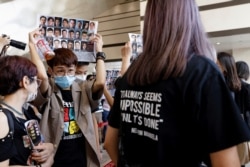 اعتراض مخالفین خارج از دادگاه