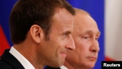 法国总统马克龙与俄罗斯总统普京