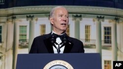 조 바이든 미국 대통령이 지난달 29일 워싱턴 D.C.에서 열린 백악관 출입기자단 만찬에서 연설하고 있다.