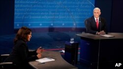 미국 공화당 마이크 펜스 부통령(오른쪽)과 카멀라 해리스 민주당 부통령 후보의 TV 토론회가 7일 솔트레이크시티 유타대학에서 열렸다.