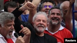 Former Brazilian President Luiz Inacio Lula da Silva gestures after being released from prison, in Sao Bernardo do Campo, Brazil, Nov. 9, 2019. 