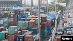 ក្រុមហ៊ុនAsia World ធ្វើ​ប្រតិបត្តិការ​របស់​ខ្លួន​ចេញ​ពី​កំពង់ផែ​ទន្លេ Hlaing​ក្នុង​ក្រុង​រ៉ង់ហ្គូន ប្រទេស​ភូមា កាលពី​ថ្ងៃទី១៤ ខែឧសភា ឆ្នាំ២០១៦។