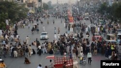 د الجزيره ټېلې وژن ترمخه د ټي اېل پي په مظاهرو کې چارواکو د شپږ پولیسو او د څلورو احتجاج کوونکو د وژل کېدو تصدیق کړی دی