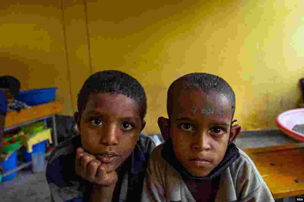 Displaced children in Tigray are often in danger of malnutrition and in some areas, famine, pictured in Shire, Ethiopia, June 11, 2021. (Yan Boechat/VOA) 