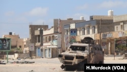 Permukiman di pinggiran Tripoli yang ditinggalkan warga akibat pertempuran (foto: ilustrasi). 