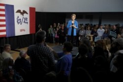 Democratic U.S. presidential candidate Senator Elizabeth Warren speaks during a town hall event in Davenport, Iowa, Jan. 5, 2020.