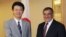 Bộ trưởng Quốc phòng Mỹ Leon Panetta bắt tay Ngoại trưởng Nhật Bản Koichiro Gemba tại Tokyo, ngày 17/9/2012