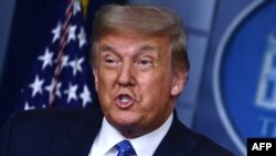 도널드 트럼프 미국 대통령이 22일 백악관 브리핑에서 발언하고 있다.