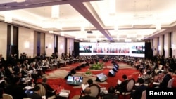 2019年8月2日，美国国务卿蓬佩奥和东盟外长在泰国曼谷参加第二十六届东盟区域论坛。