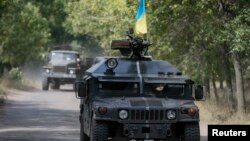 1일 우크라이나 장갑차 부대가 크라마토르스크 지역을 지나고 있다.