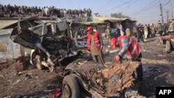Pakistanda avtobus terminalında partlayış olub