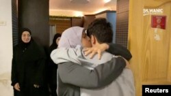 Dujana Atun, palestinski zatvorenik, oslobođen na osnovu sporazuma Izraela i Hamasa (Foto: Silwanic/via REUTERS)