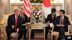 លោក​ប្រធានាធិបតី ដូណាល់​ ត្រាំ ថ្លែង​នៅ​ពេល​លោក​ជួប​ជាមួយ​នឹង​លោក​នាយករដ្ឋមន្ត្រី​ជប៉ុន Shinzo Abe កាលពី​ថ្ងៃទី២៧ ខែឧសភា ឆ្នាំ២០១៩ នៅ​ក្នុង​ក្រុង​តូក្យូ។