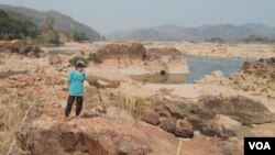 លោក Bula Tawan បាន​រាយ​មង​ចាប់​ត្រី​នៅ​តាម​ដង​ទន្លេ​មេគង្គ​នៅ​ក្បែរ​ខេត្ត Nong Khai អស់​រយៈពេល​ជាង​៤០​ឆ្នាំ​មក​ហើយ។