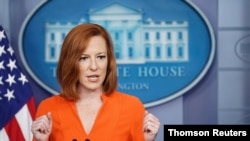 젠 사키 백악관 대변인이 21일 정례 브리핑에서 기자들의 질문에 답변하고 있다. 