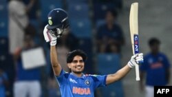 দুবাই-এ বাংলাদেশের বিপক্ষে শতরান হাঁকানোর পর ভারতের উদ্বোধনী ব্যাটার শুভমান গিল। ফটোঃ ২০ ফেব্রুয়ারি, ২০২৫। 