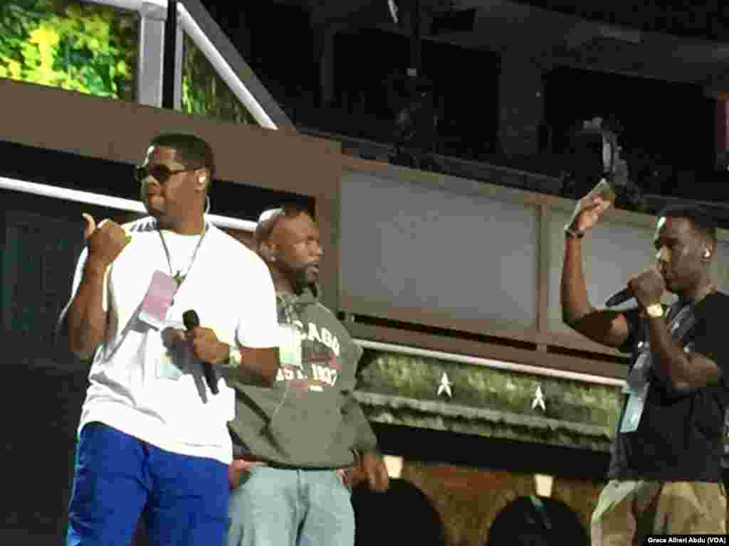 Kungiyar Mawaka Boyz 2 Men A Dandalin Taron Democrats