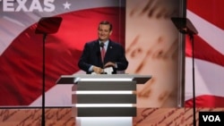 Ted Cruz takes the stage at the Republican National Convention, July 20, 2016. (A. Shaker/VOA)