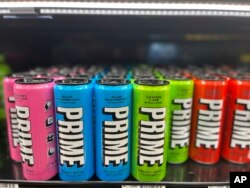 미국 텍사스주 댈러스 시내 식료품 매장에 '프라임' 에너지 음료가 진열돼 있다 (자료사진)