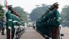 Des soldats défilent lors d'une cérémonie marquant le jour du souvenir de l'armée à Lagos, au Nigeria, le 15 janvier 2017.