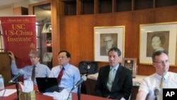 左起艾肯贝瑞、邓特抗、康灿雄、林丹