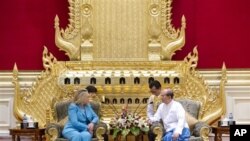 ပိတ်ဆို့ဒဏ်ခတ်မှုနဲ့ မြန်မာ့စီးပွားရေး