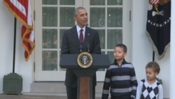 Obama Introduces Lucky Turkeys, Tator and Tot