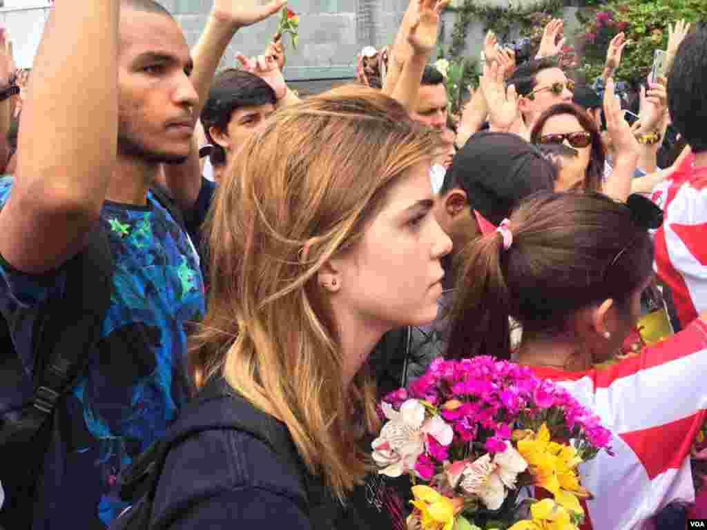 Un motociclista que recibió un disparo días atrás en Mérida, se convirtió junto a Castillo, en las más recientes víctimas de la represión a los opositores del régimen venezolano en Caracas. Foto: Álvaro Algarra.