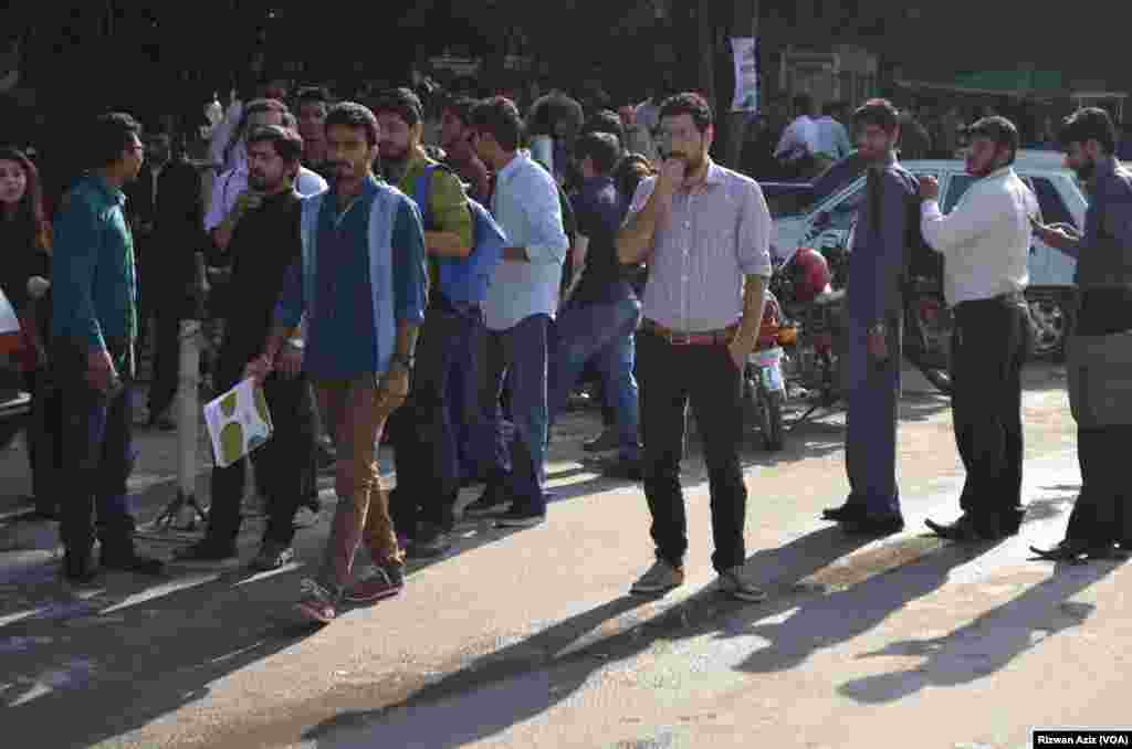 محکمہ موسمیات کے مطابق زلزلہ 2 بجکر 9 منٹ پر آیا۔