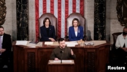 미국을 방문한 볼로디미르 젤렌스키 우크라이나 대통령이 21일 미 의회 상하원 합동회의에서 연설했다.