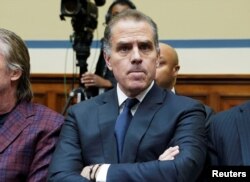 조 바이든 미국 대통령 차남 헌터 씨가 지난 10일 하원 감독위원회 청문회에 출석하고 있다. (자료사진)