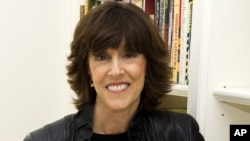 Penulis Amerika, Nora Ephron yang juga dikenal sebagai penulis naskah dan sutradara di kediamannya di New York (Foto: dok). Nora Ephon meninggal dunia di usia 71 tahun.