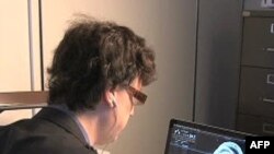 Jey Alan Zimmerman kar bo'lsa-da, Brodvey teatrlari uchun musiqa bastalaydi